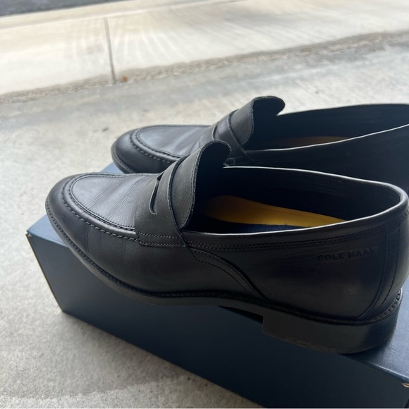 Cole Haan Hawthorne Black Leather Penny Loafers Slip-On - Picture 4 of 7